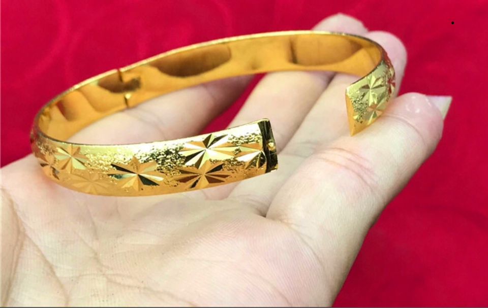24k gold plates bangle( open lock) - Ruby's Jewelry