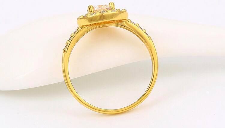 18K Gold Plated Ring with Zircon Diamonds - Ruby's Jewelry