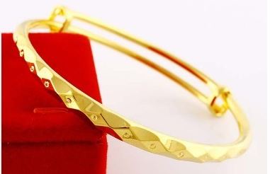 24K Gold Plated Adjustable Diamond Pattern Bangle - Ruby's Jewelry