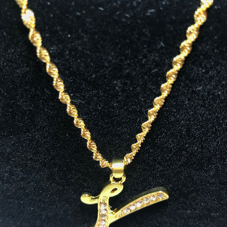 18k gold plated letter with zircon Letter V necklace - Ruby's Jewelry