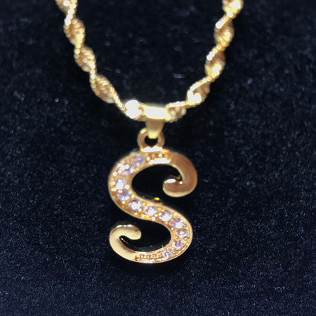 18k gold plated letter with zircon Letter S necklace - Ruby's Jewelry